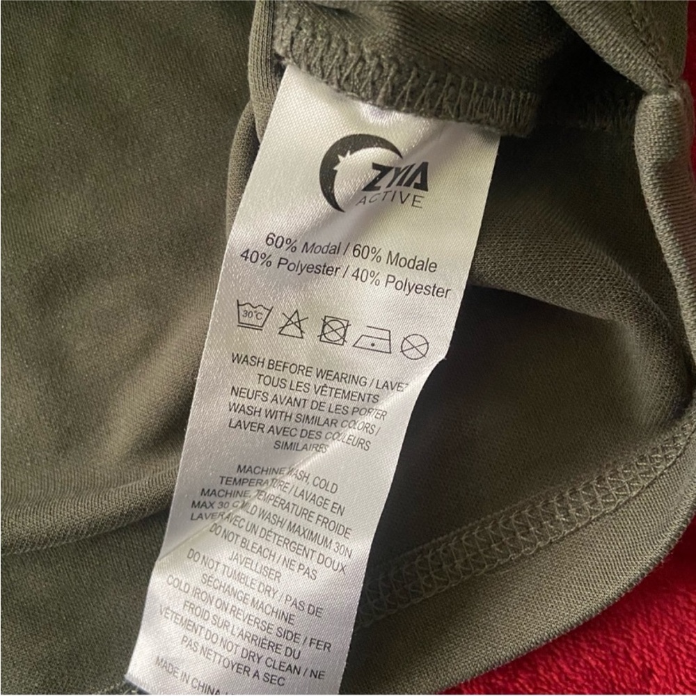 Zyia Army Cutsie Shawl Size XL - Picture 6 of 6